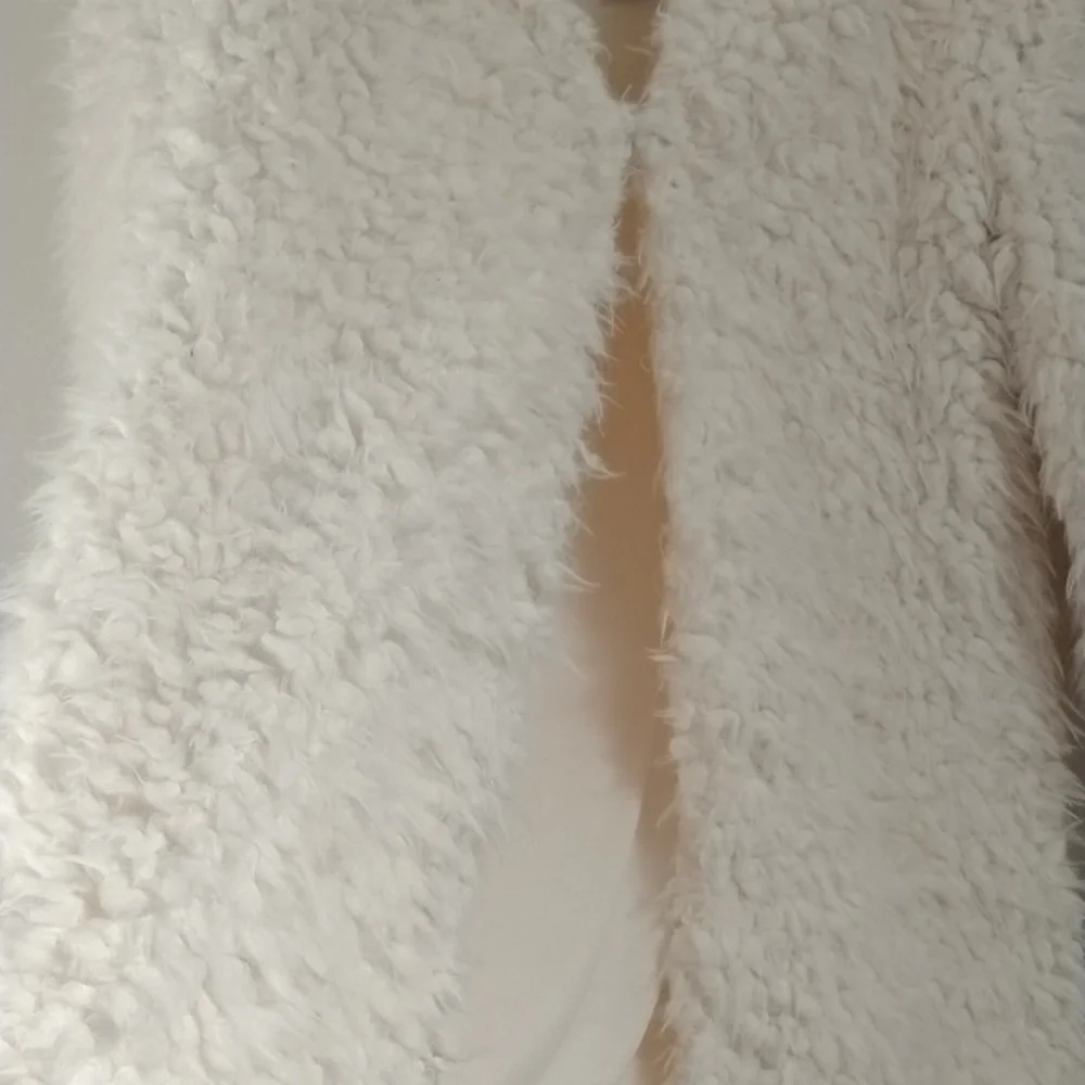 XXI White Faux‎ Fur Mob Wife Statement Jacket